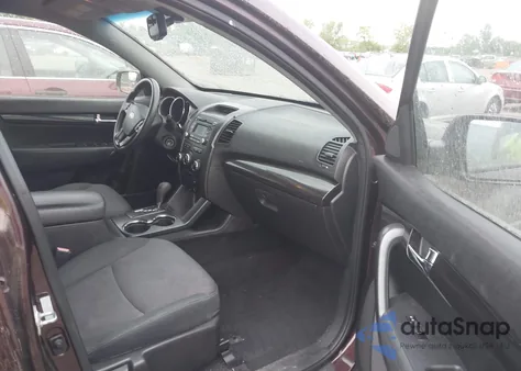 2012 Kia Sorento Lx z USA, uszkodzony, nr VIN 5XYKTDA63CG286192